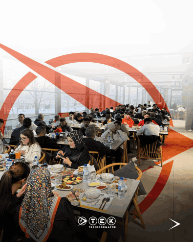 L’équipe de TEK Transformatör se réunit à la table de l’iftar